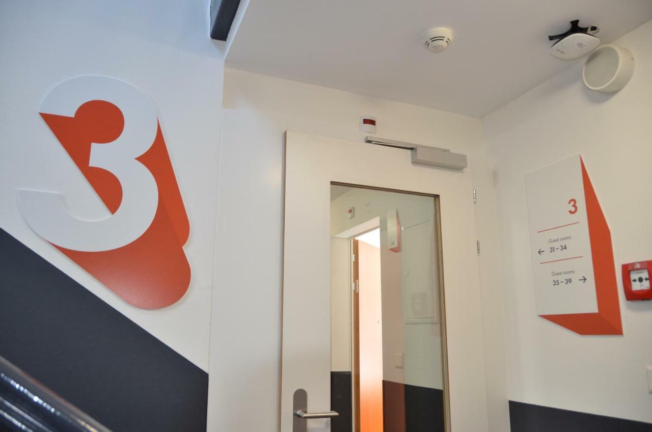 Easyhotel Zurich West Экстерьер фото