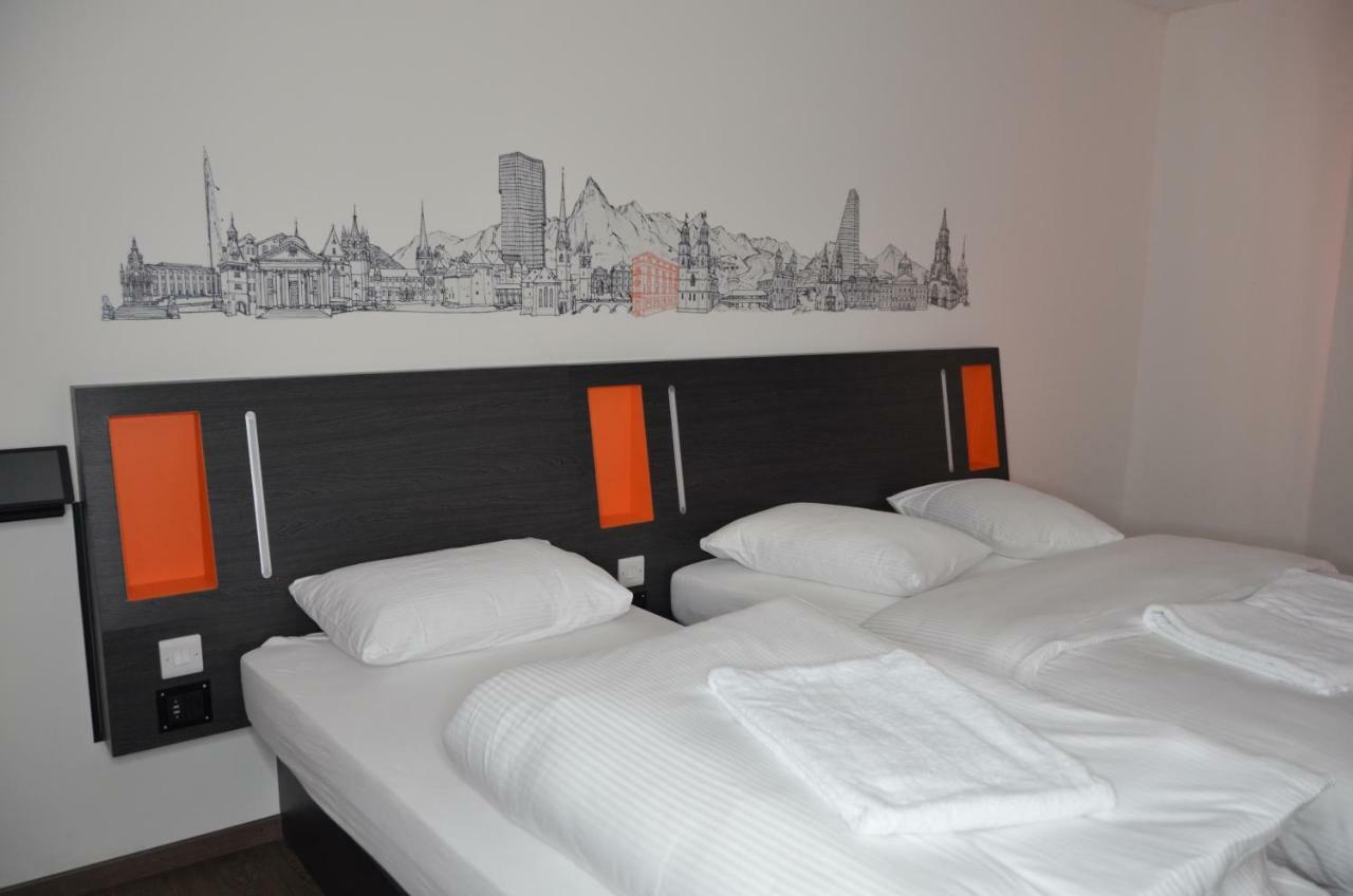 Easyhotel Zurich West Экстерьер фото